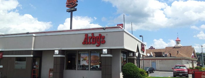 Arby's is one of สถานที่ที่ Anthony ถูกใจ.