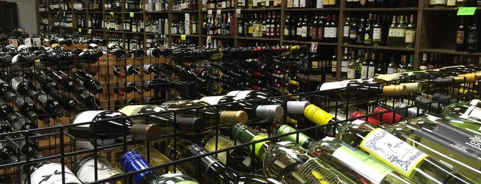 Park Slope Fine Wines & Liquors is one of Locais curtidos por Danyel.