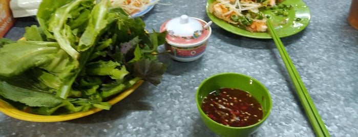 Bánh Khọt Cây Sung is one of Danh sách quán Ăn.