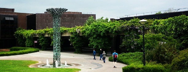 University of Limerick is one of Lieux qui ont plu à Sevi.