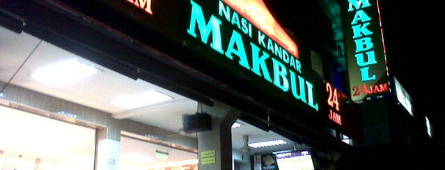 Nasi Kandar Makbul is one of Tempat yang Disukai Dinos.