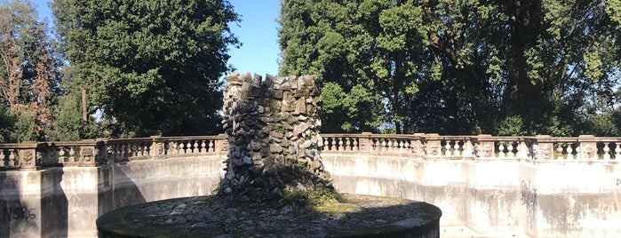 Villa Torlonia Frascati is one of Lugares favoritos de K.