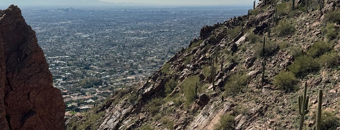 Camelback Mountain is one of Tempe.