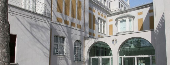 Museum Villa Stuck is one of Münchner Originale.