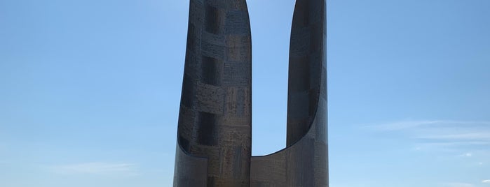 Памятник корейским военнопленным 1945 года is one of 樺太庁.