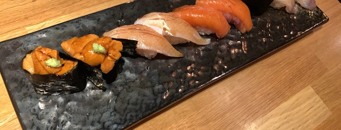 Sushi Maruyama is one of Tempat yang Disukai Kelley.