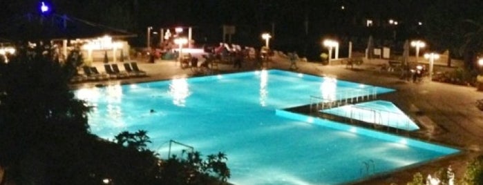 Richmond Pamukkale Thermal Hotel is one of Free wi-fi venues.