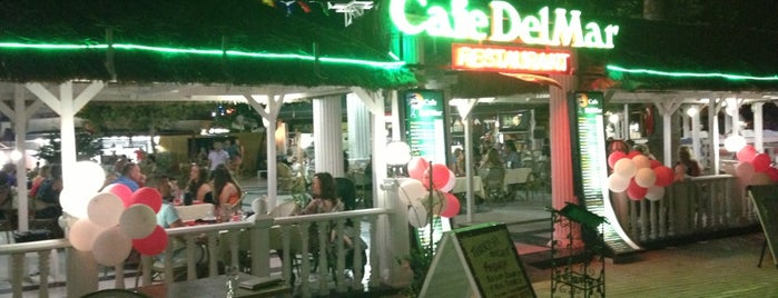 Cafe Del Mar is one of Orte, die Aslı gefallen.