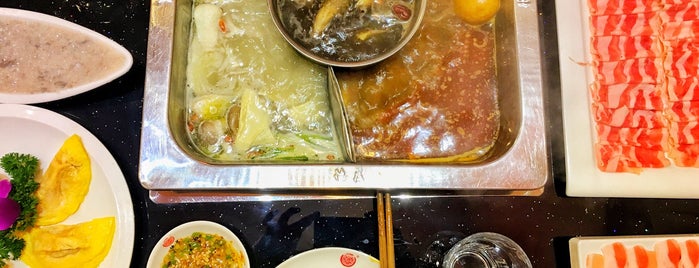 重庆德庄火锅 is one of Shanghai Food.