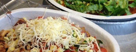 Chipotle Mexican Grill is one of Tempat yang Disukai Erin.