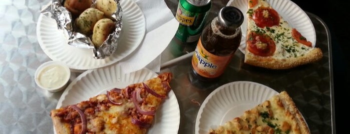 Mezza Luna Pizza is one of Pinball NYC.