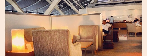 Cathay Pacific Lounge is one of Edwin'in Beğendiği Mekanlar.