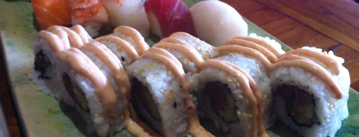 toro sushi is one of สถานที่ที่ Shelova ถูกใจ.