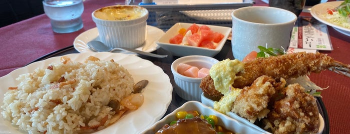 レストラン コロナ is one of Posti che sono piaciuti a Tamaki.