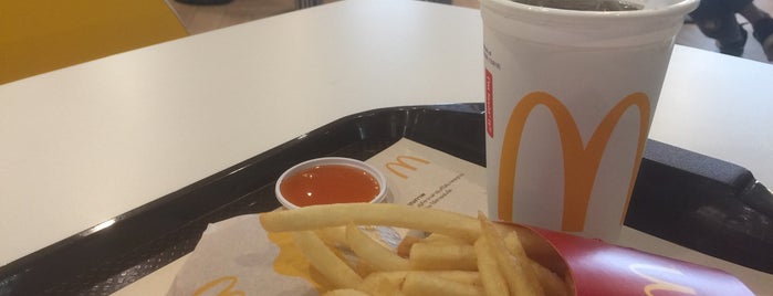 McDonald's & McCafé is one of bkk.