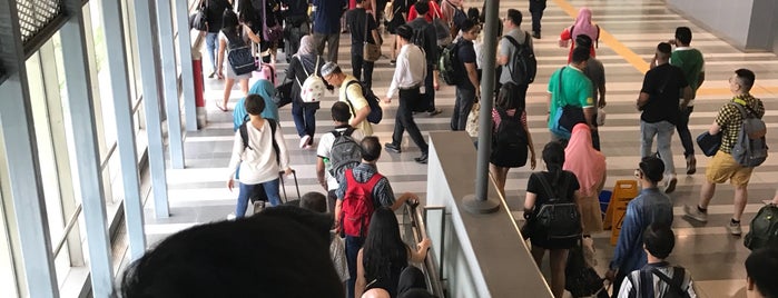 RapidKL Sungai Buloh (PY04) MRT Station is one of Howard'ın Beğendiği Mekanlar.