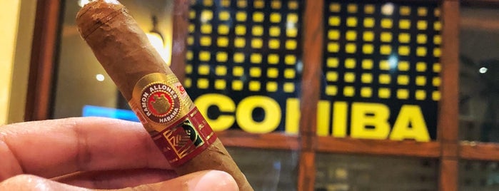 Lavida Habana Cigar Lounge is one of Close enough.