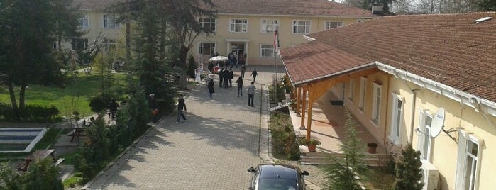 Eğitim Fakültesi is one of Tempat yang Disukai Ahmet.