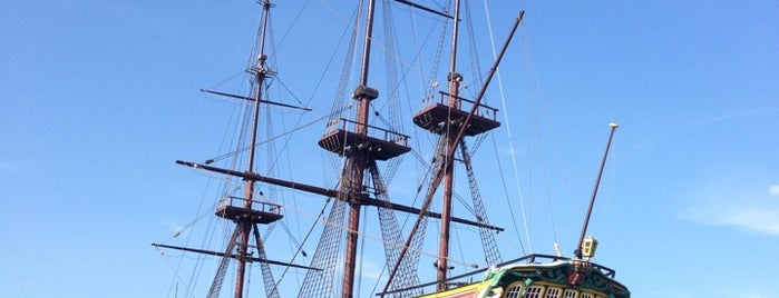 VOC Schip "De Amsterdam" is one of สถานที่ที่ Paulo ถูกใจ.