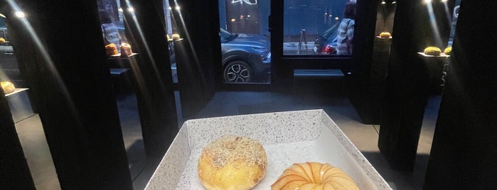Momzi - Elevated Donuts is one of paris list.