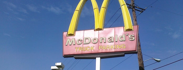 McDonald's is one of Lieux qui ont plu à Phillip.
