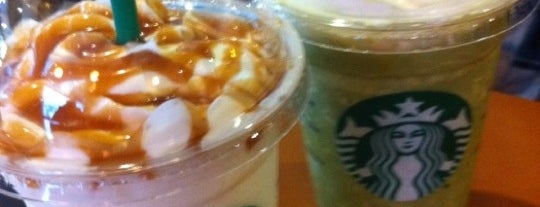 Starbucks is one of Esraさんのお気に入りスポット.