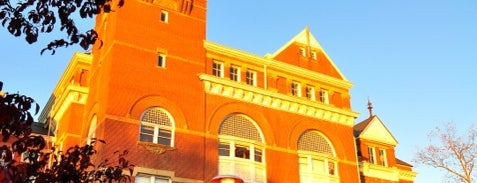 Winthrop University is one of Lugares favoritos de Holly.