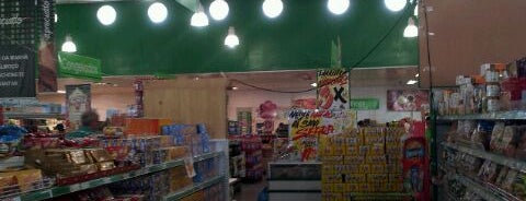Supermercado Maciel is one of Tempat yang Disukai Dandara.