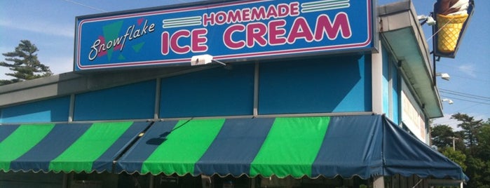 Snowflake Ice Cream Shoppe is one of Long Island Ice Cream Tour.