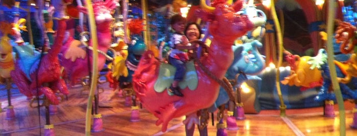 Caro-Seuss-El is one of สถานที่ที่ Super ถูกใจ.