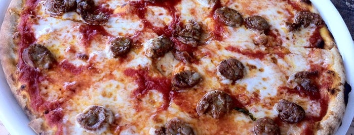 Pizzeria Il Fico is one of Maru'nun Kaydettiği Mekanlar.