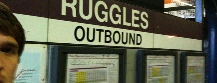 MBTA Ruggles Station is one of 💋Meekrz💋'ın Beğendiği Mekanlar.