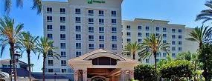 Holiday Inn Anaheim-Resort Area is one of Lugares favoritos de Apoorv.