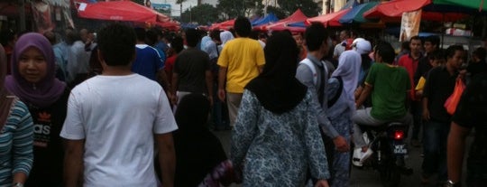 Bazaar Ramadhan Jalan Raja Alang is one of Favorite Food.