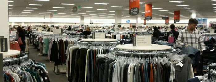 Nordstrom Rack East Palo Alto is one of Jessさんのお気に入りスポット.
