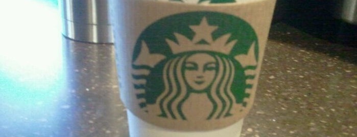 Starbucks is one of Locais curtidos por Alexis.