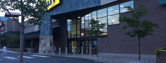 Best Buy is one of Abhi’s Liked Places.