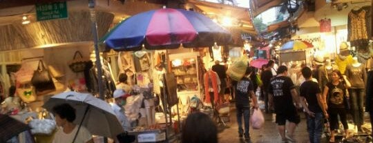 Wufenpu Clothes Market is one of Taipeiのお気に入り。.