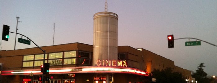 Hollywood Theaters Mainplace is one of Lieux qui ont plu à dedi.