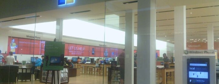 Microsoft Store is one of Tempat yang Disukai C.