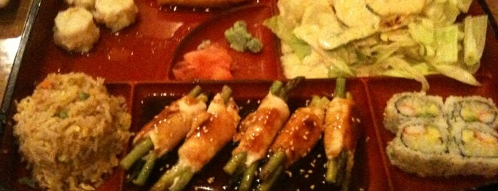 Tokyo Sushi and Grill is one of Orte, die Lorena gefallen.