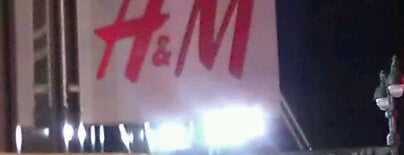 H&M is one of Tenho que fazer em NY!.