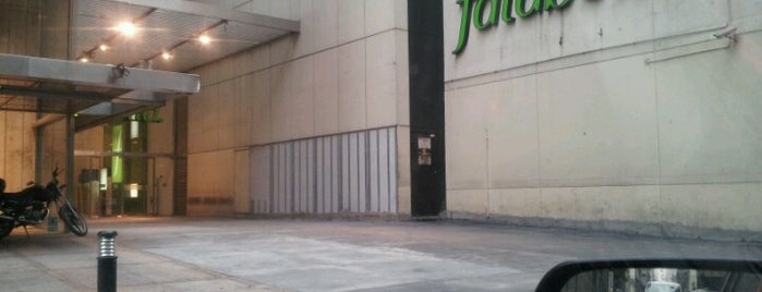Falabella is one of JOSEさんのお気に入りスポット.