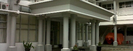 Badan Kesbangpol dan Linmas Kukar is one of Pusat Pemerintahan Kab. Kutai Kartanegara.