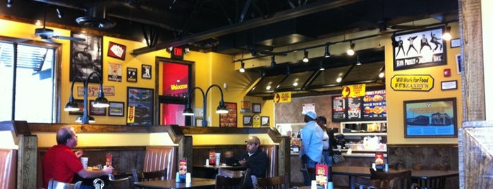 Zaxby's Chicken Fingers & Buffalo Wings is one of Posti che sono piaciuti a Scott.