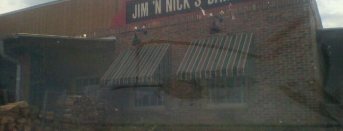 Jim 'N Nick's Bar-B-Q is one of สถานที่ที่บันทึกไว้ของ Nichelle.