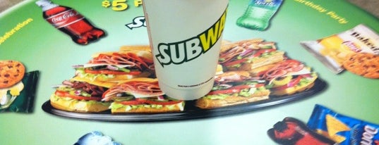 Subway is one of Lugares favoritos de Enrique.