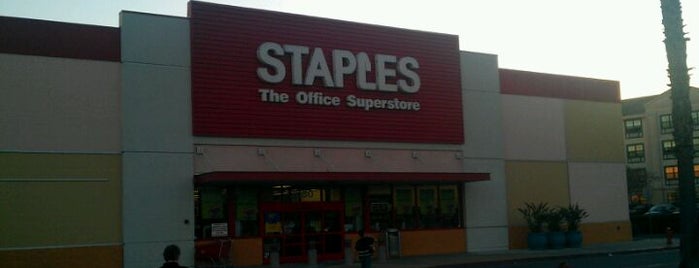 Staples is one of Tempat yang Disukai Rebekah.