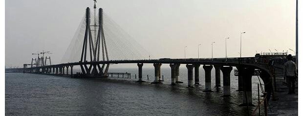 Bandra-Worli Sea Link (राजीव गांधी सेतू) is one of Mumbai... The Alpha World City.