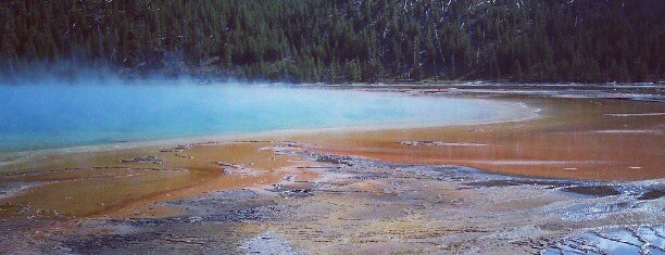 Grand Prismatic Spring is one of BUCKETLIST: Places.